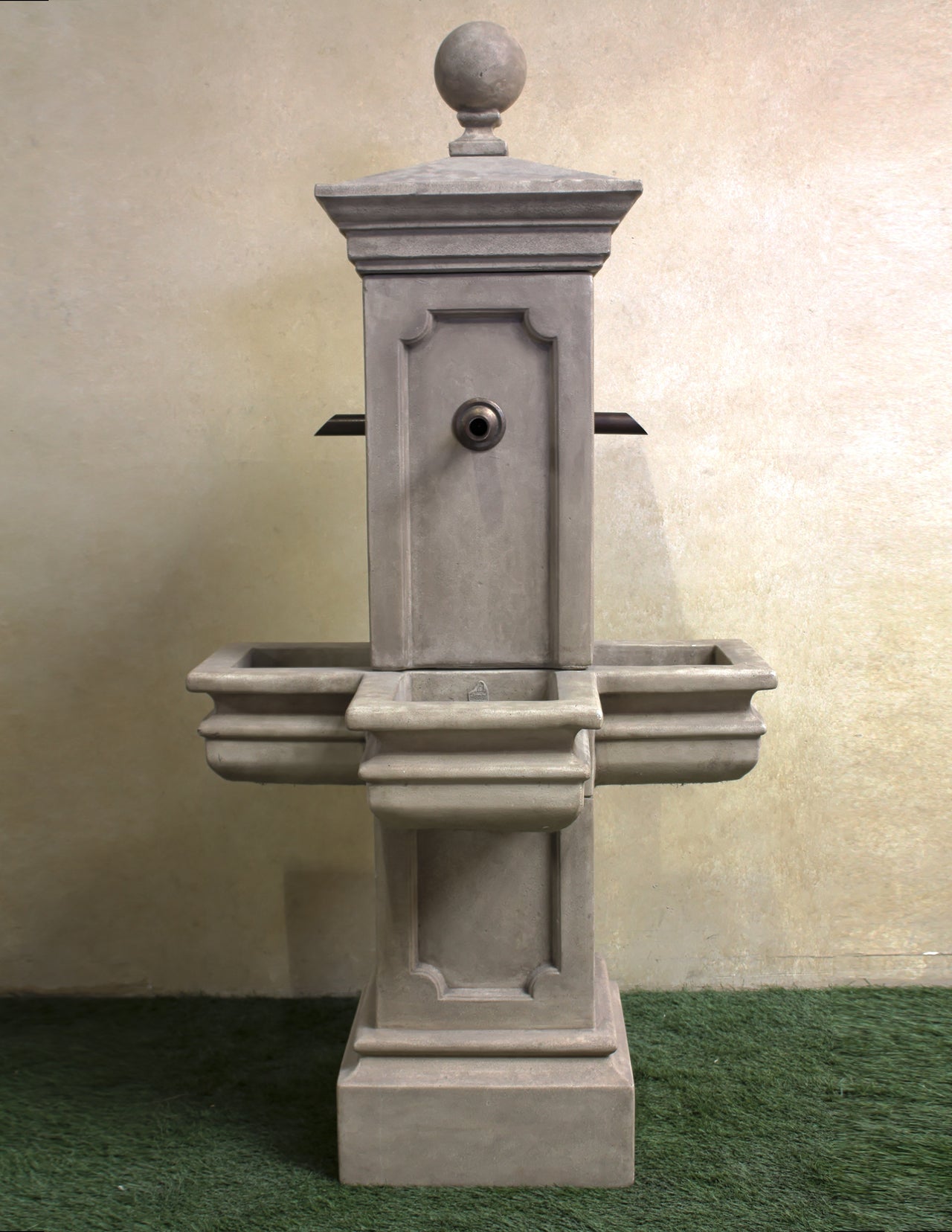 Columnaris Courtyard Outdoor Cast Stone Garden Fountain for Spouts