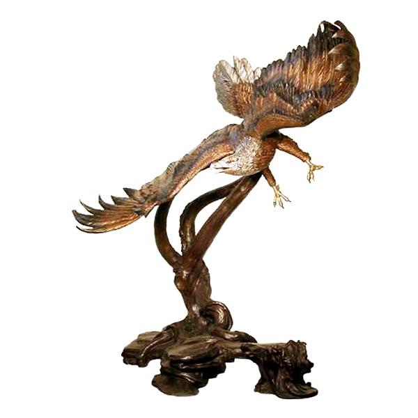 AFD Spectacular Eagle on Tree Décor AFD Multi-Colored 