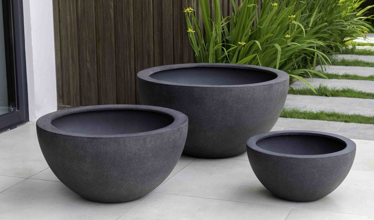 Campania International Fiber Clay Piccadilly Lite Planter Urn/Planter Campania International Charcoal Large 